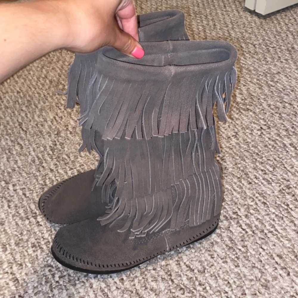 Moccasins shin high
